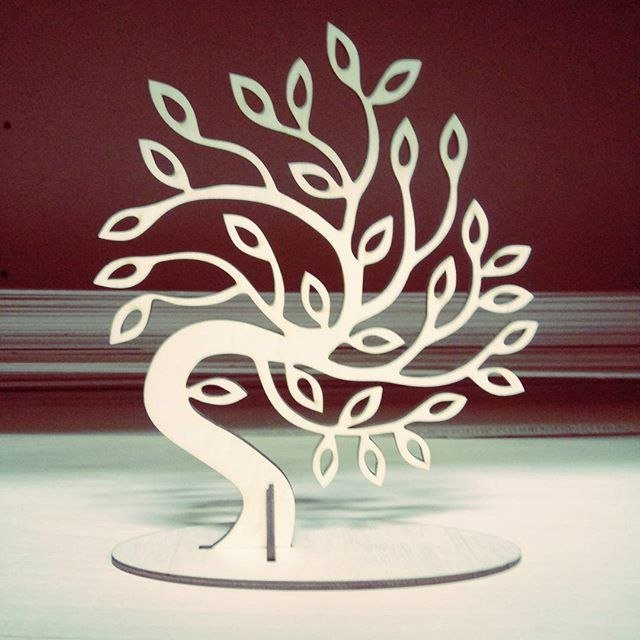 Freestanding Natural Family Tree - 11CT0009